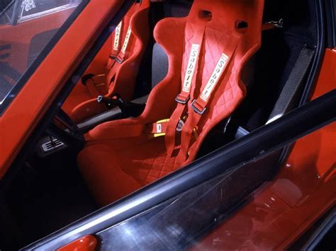 beautifully engineered • Ferrari F40 in Detail