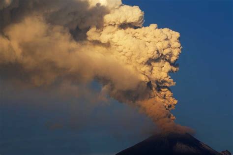 Popocatépetl volcano near Mexico City spews ash as evacuation plans are ...