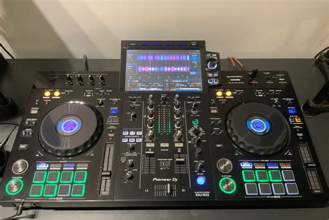 Pioneer DJ XDJ-RX3 review: An Amazing DJ Controller | Popular Science