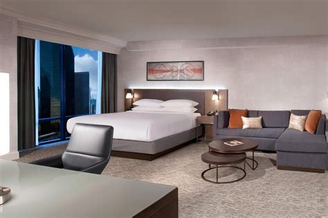 Dallas Hotel Suites | Places To Stay in Dallas, Texas | Dallas Marriott ...