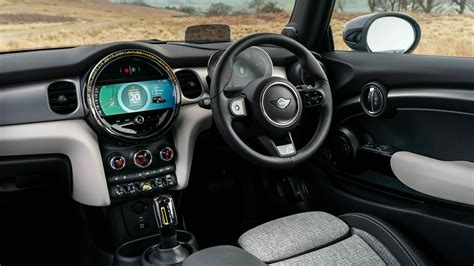 Mini Electric Interior Layout & Technology | Top Gear