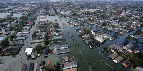 L'ouragan Katrina a fait des "centaines de victimes" et inondé La ...