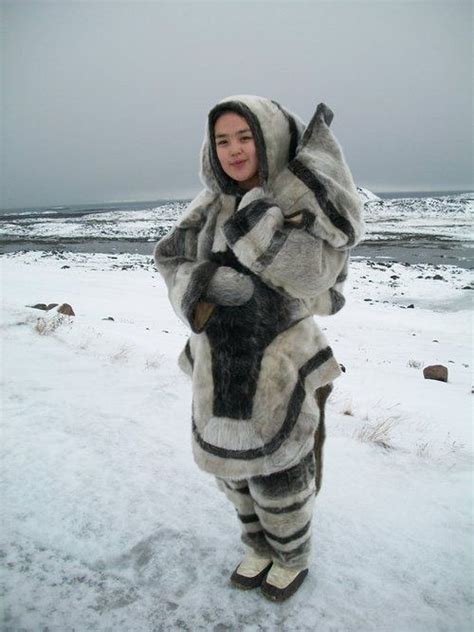 Ready for the cold. Inuit fashion. | Culturas del mundo, Traje ...