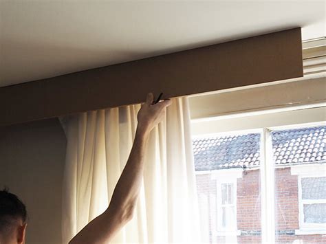 HOW TO MAKE AN EASY CURTAIN PELMET — luke arthur wells