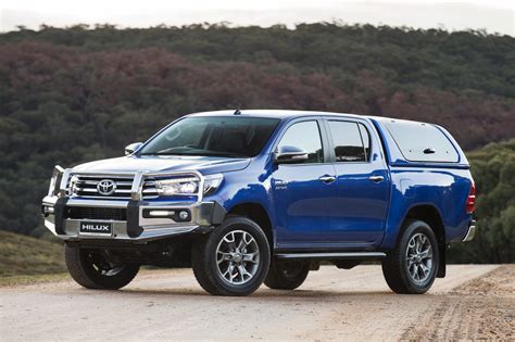 2017 Toyota HiLux SR5 accessories - Top10Cars