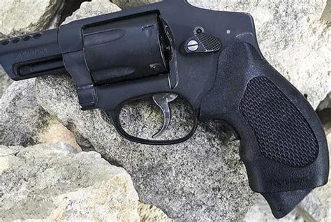 Gear Review: Pachmayr GuardianGrip for J-Frame Revolvers - The Truth ...