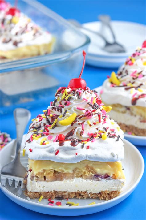 Banana Split Cake - Sweets & Treats Blog