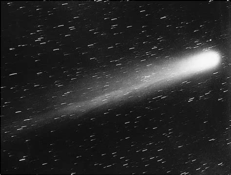 6 Facts About the Famous Halley’s Comet and When It Will Return ...