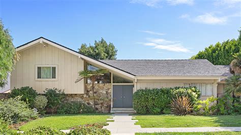 The Brady Bunch House in LA Sells for a Steal | Architectural Digest