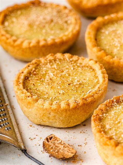 Vegan custard tarts with nutmeg – VeganFanatic.com