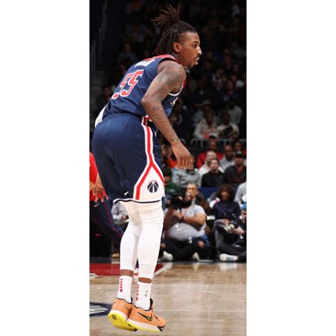 kixstats.com | Which basketball players wear Nike Kyrie Flytrap 6