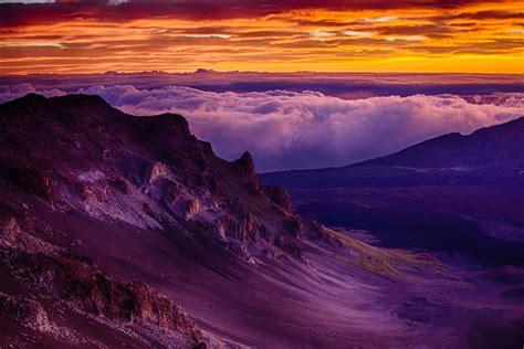 Sunrise from Mt. Haleakala | Haleakala sunrise, Scenic drive, Hawaii ...