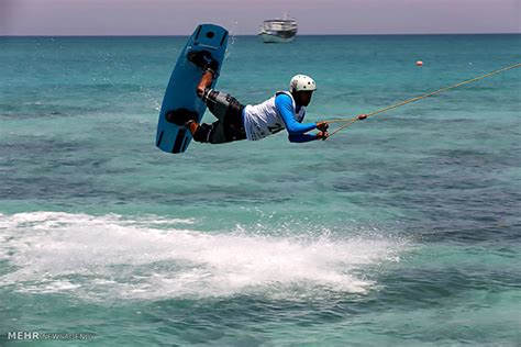 Water skiing competitions in Kish