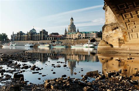 Raddampfer am Ufer der Elbe, Blick auf … – Bild kaufen – 70414381 ...