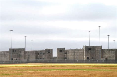 Exclusive: Federal correctional officers’ union demands action ...