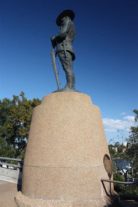 Sydney - City and Suburbs: Anzac Bridge, Anzac Memorial