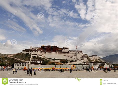 Potala Palace editorial photography. Image of faith, architecture ...