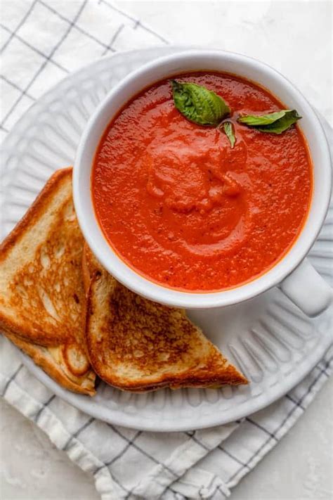 Tomato Soup {5 Ingredients ONLY!} | FeelGoodFoodie