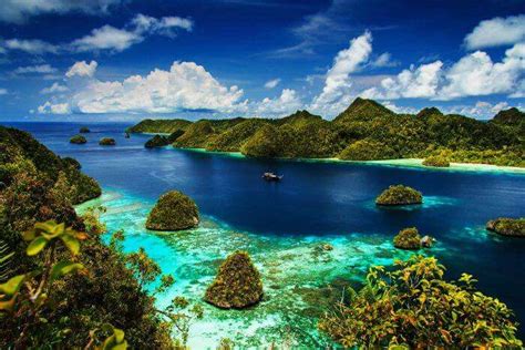 28 Beautiful Places in Indonesia Every Tourist Must Visit In 2023!