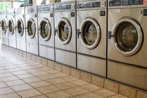 8 Laundromat Tips to Follow Before You Go