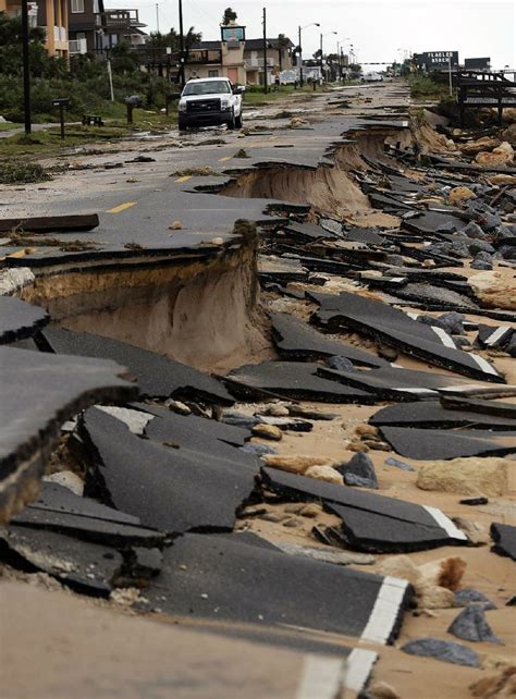 Hurricane Matthew nips Florida coast | The Arkansas Democrat-Gazette ...