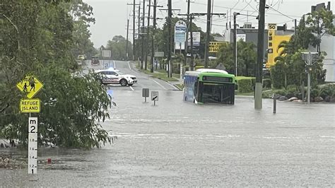 Gold Coast flash flooding danger: Weather alerts and updates on New ...