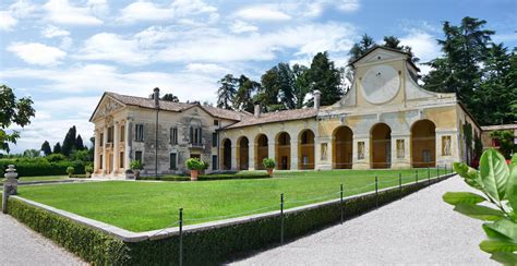 Villa_Barbaro_Maser_barchesse ~ Hotel Duse