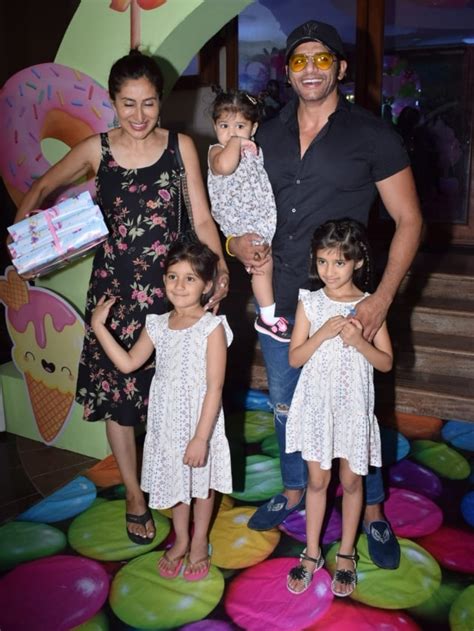 Karanvir Bohra, Teejay With Kids At Tara Bhanushali's B'day Party