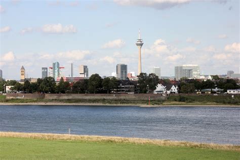 Skyline Düsseldorf Foto & Bild | architektur, stadtlandschaft, skylines ...