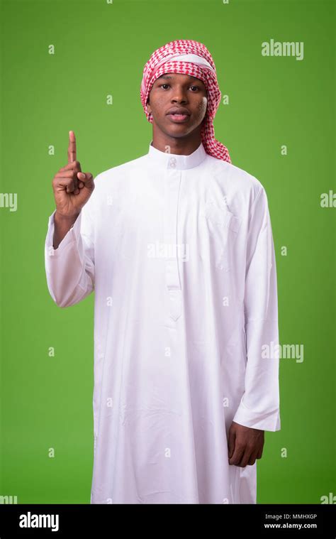 Traditional muslim clothing hi-res stock photography and images - Alamy