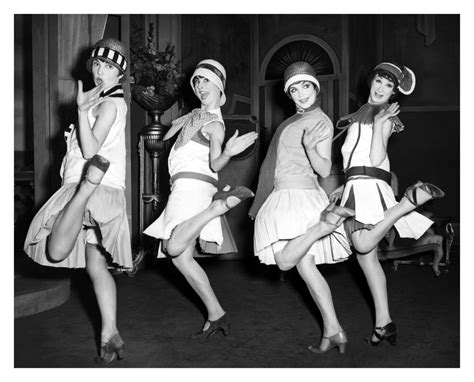 How to Dress Like A 1920s Fashionista: The Ultimate 20s Retro Style