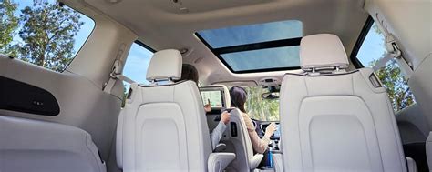 2020 Chrysler Pacifica Interior | Twin Lakes Chrysler Dodge Jeep Ram