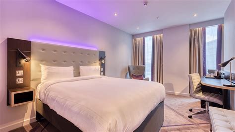 Premier Inn London Docklands (Canning Town) hotel Rooms: Pictures ...