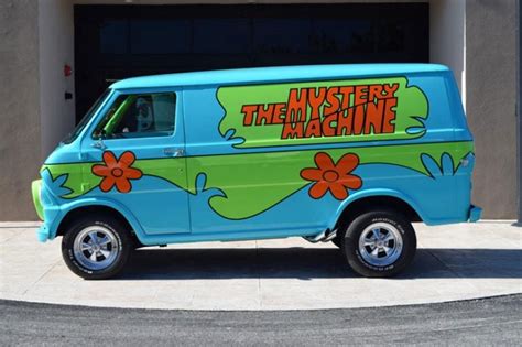 Scooby Doo Mystery Machine Van