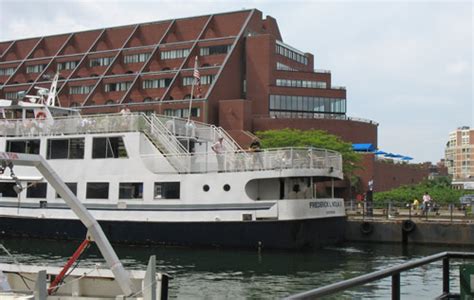 Boston Harbor Cruises | Sightseeing | Dinner | History