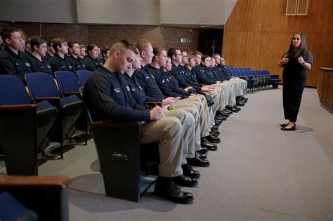 Pioneering US police training program offers recruits an undergraduate ...