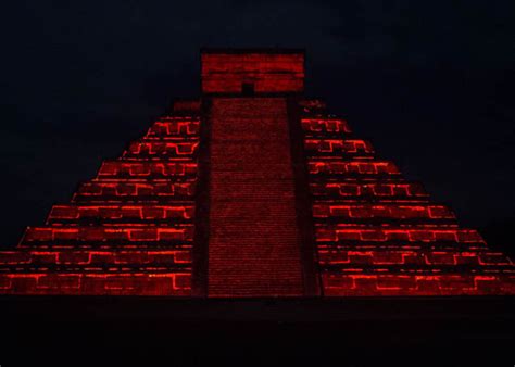 Chichen Itza night tour | Chichen Itza Light & Sound Tour