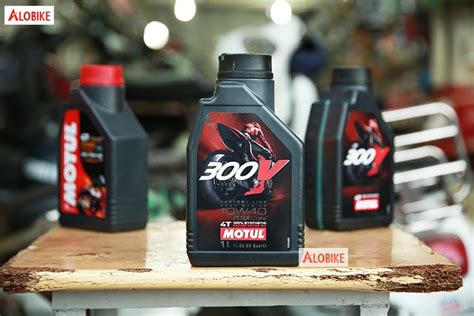 Nhớt Motul 300V Factory Line Road Racing 10w40 cho xe moto