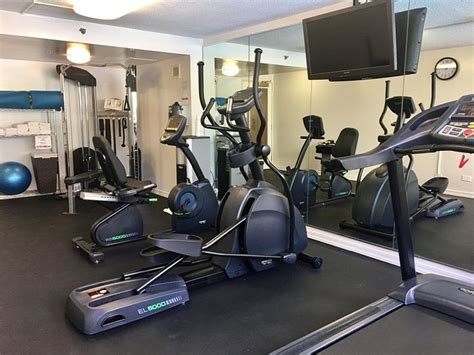 Ramada Plaza by Wyndham Waikiki Gym: Pictures & Reviews - Tripadvisor