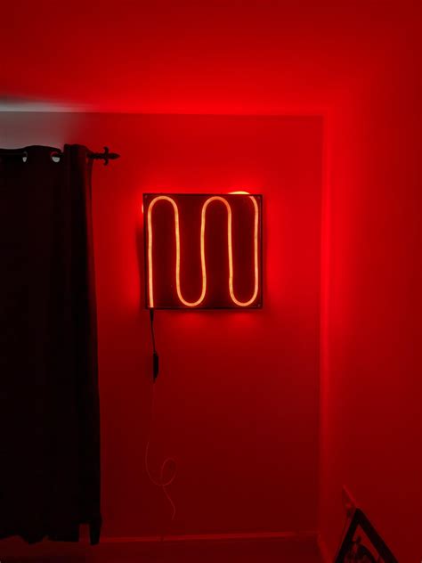 Neon wall art i made. What do you guys think? : r/malelivingspace