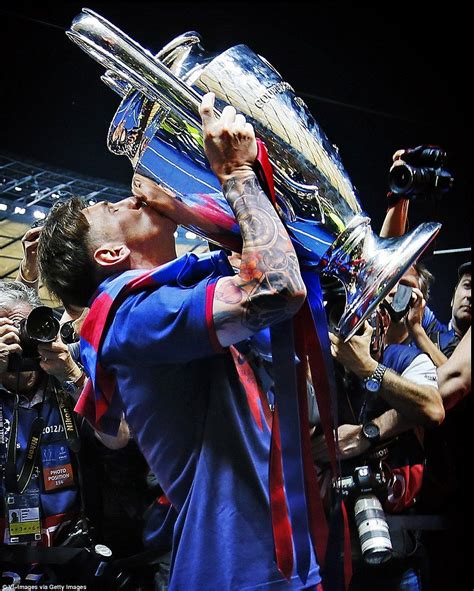 Messi Trophy Wallpaper