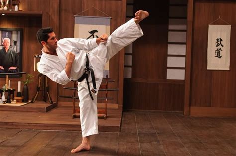 Actor and martial artist Scott Adkins breaks down fight scenes from ...