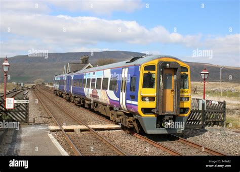 Class 158 express sprinter dmu passenger train in Northern livery ...