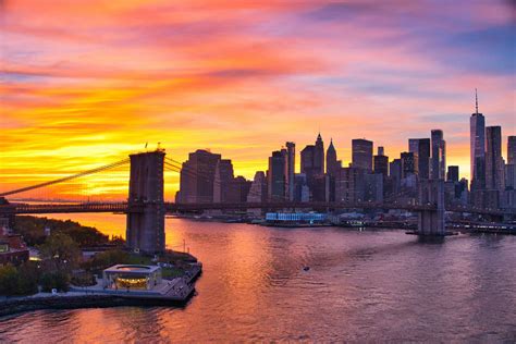 Experiencing a Beautiful Brooklyn Bridge Sunset | NYC Photography Guide