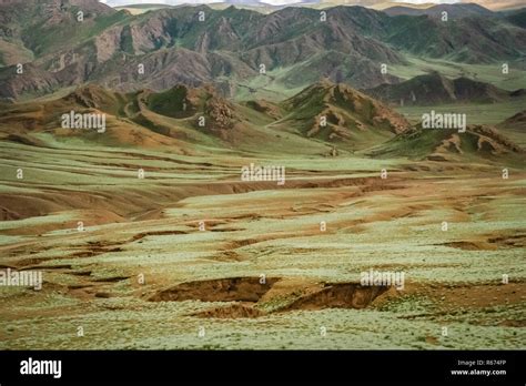 Landscape of Tibetan plateau Stock Photo - Alamy