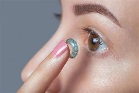 Lentilles colorées : attention, elles peuvent faire perdre la vue