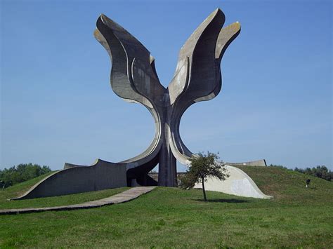 La Croatie commémore les victimes de Jasenovac - The Times of Israël