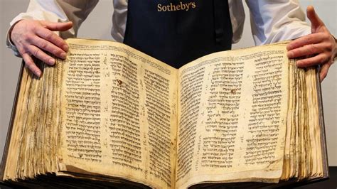 La biblia hebraica más completa y antigua, a subasta en Sotheby's a ...