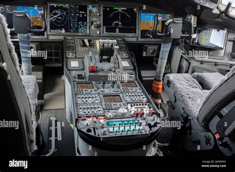 Boeing 777x Cockpit