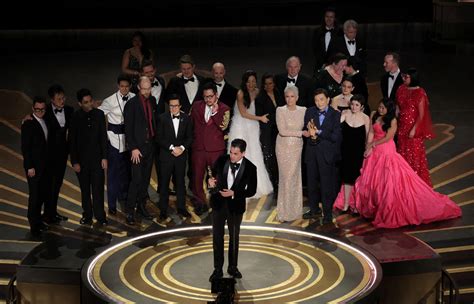 Unconventional 'Everything Everywhere All At Once’ wins best picture at ...